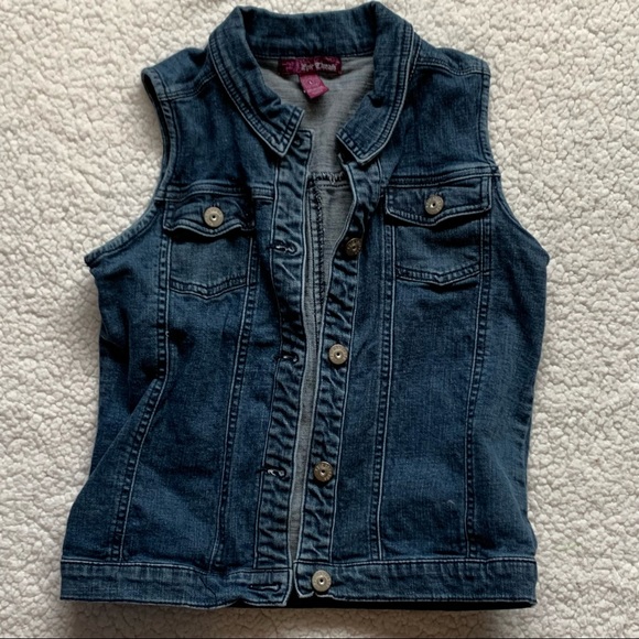 Epic Threads Other - Girls Large Epic Thread sleeveless jean jacket